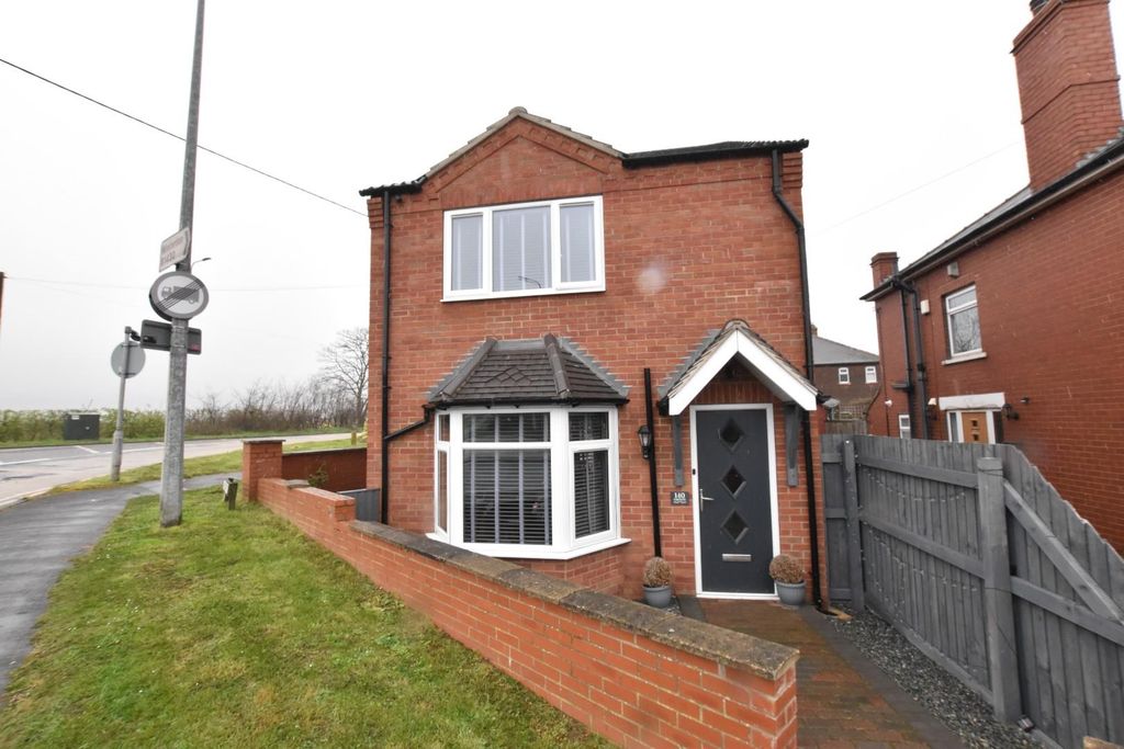 Property photo 2 of 10 Front