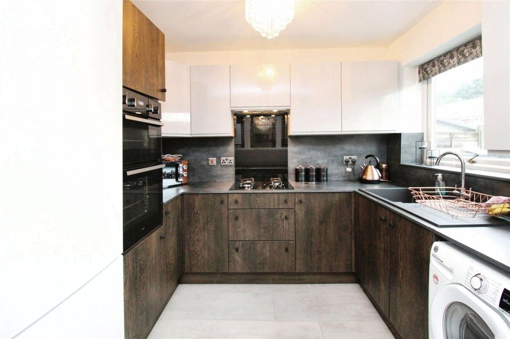 Property photo 3 of 13 Picture No. 11