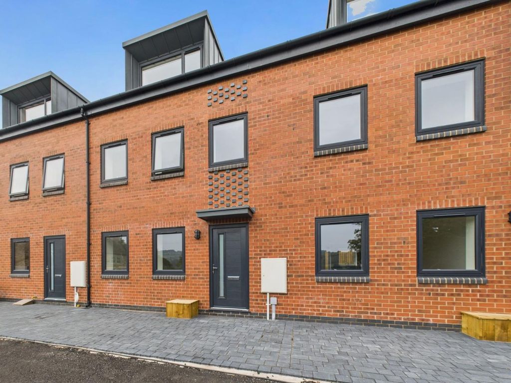 Property photo 1 of 40 Outside &amp; Parking