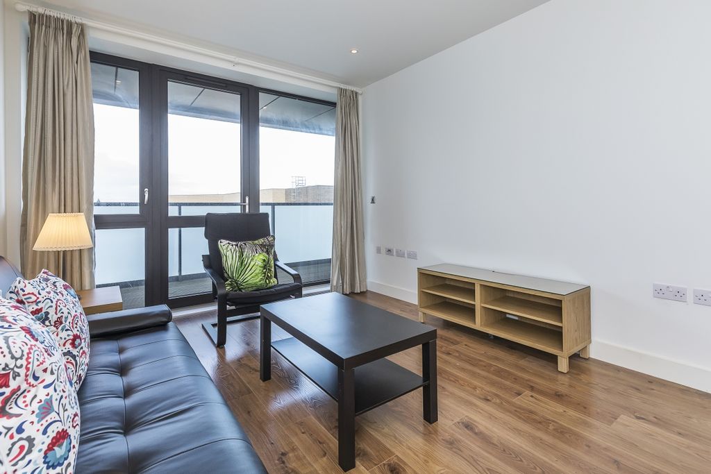 Property photo 1 of 18 Reception (2)