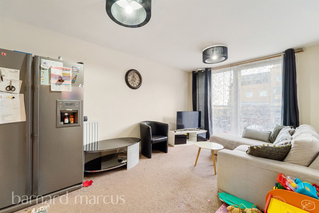 Property photo 2 of 12