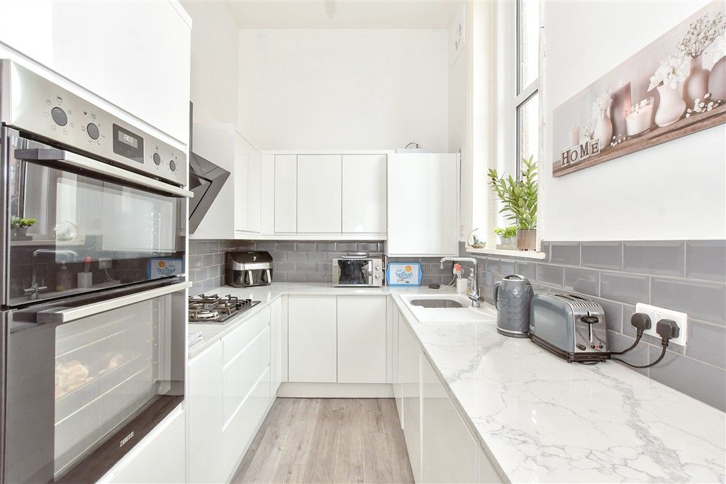 Property photo 2 of 12 Kitchen