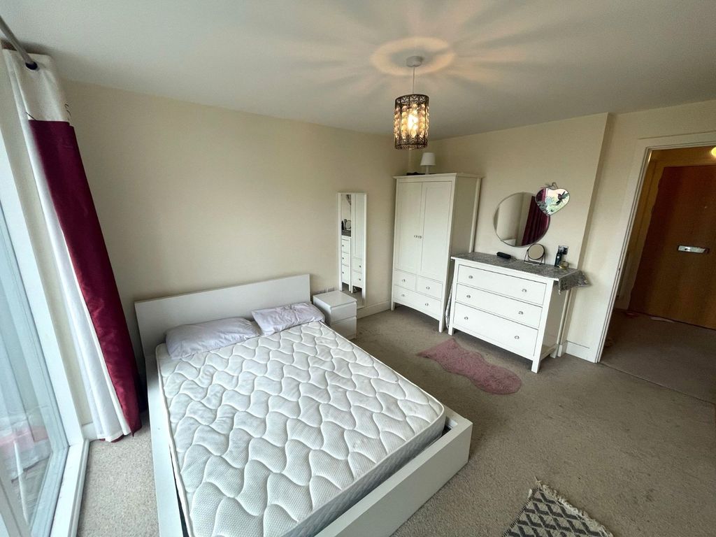 Property photo 2 of 8 Picture No. 25