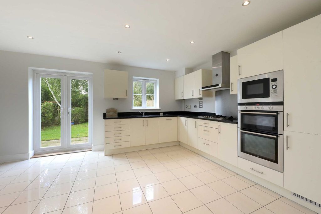 Property photo 2 of 8 Kitchen/Dining