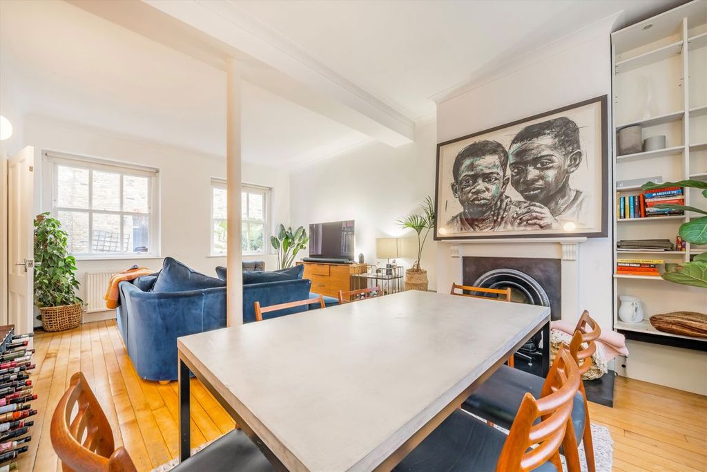 Property photo 2 of 7