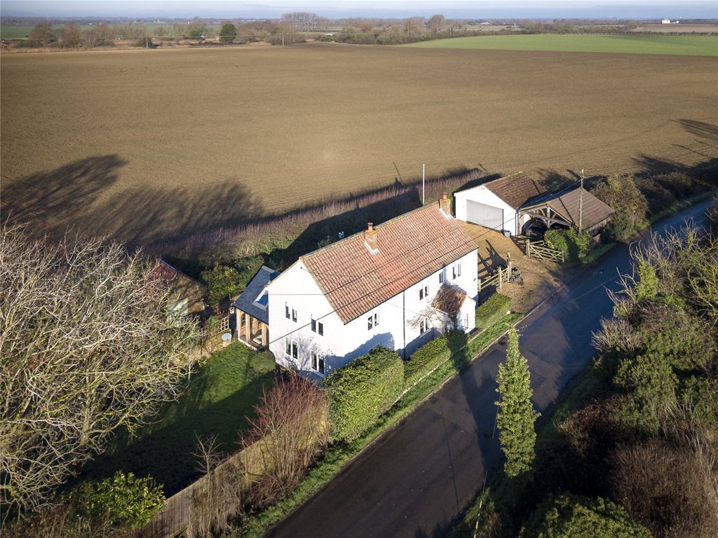 Property photo 1 of 28 Picture No. 35