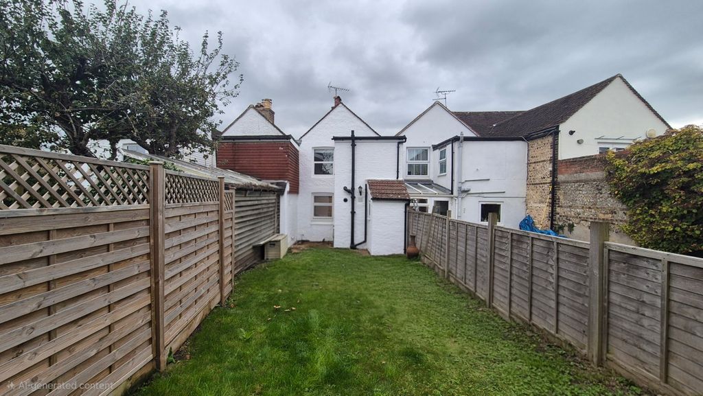 Property photo 2 of 12 Garden