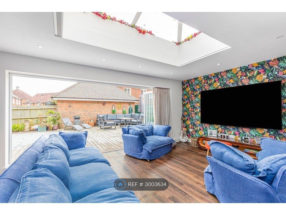 Property photo 2 of 16 Lounge To Garden