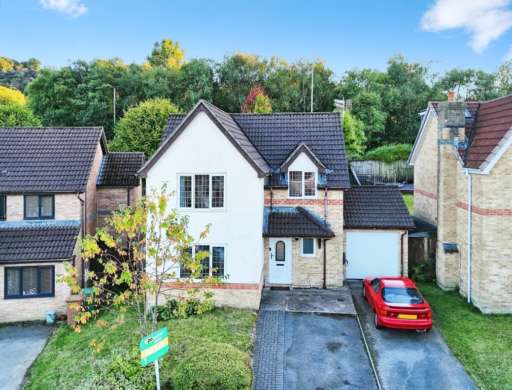 Property photo 2 of 32