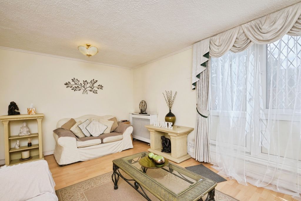 Property photo 3 of 27 Pbox-Img.Jpg