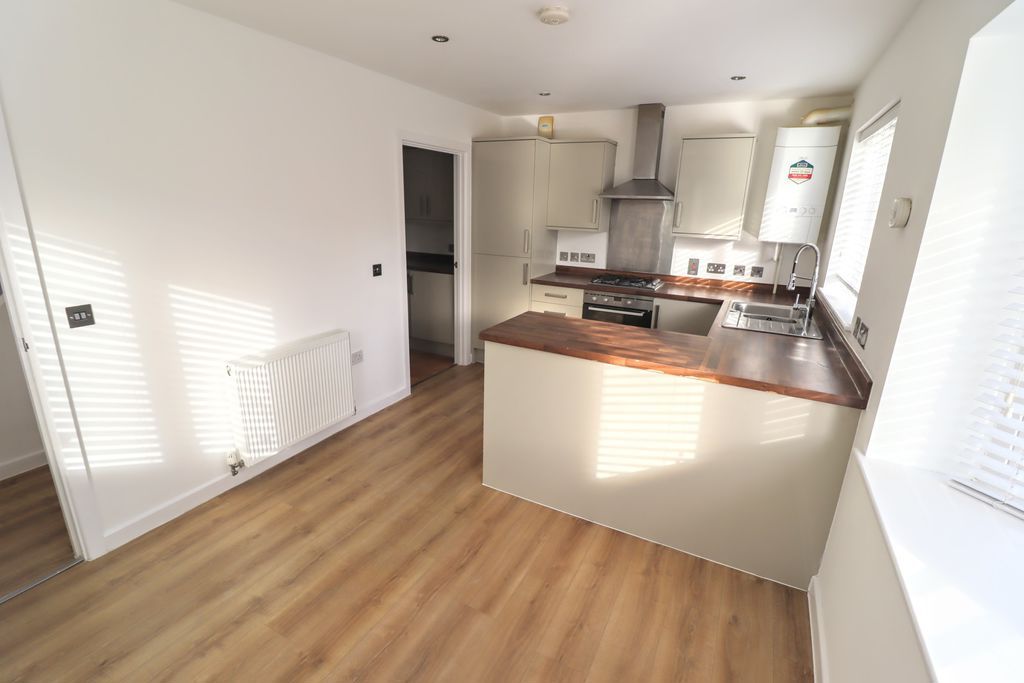 Property photo 2 of 16 Kitchen/Diner