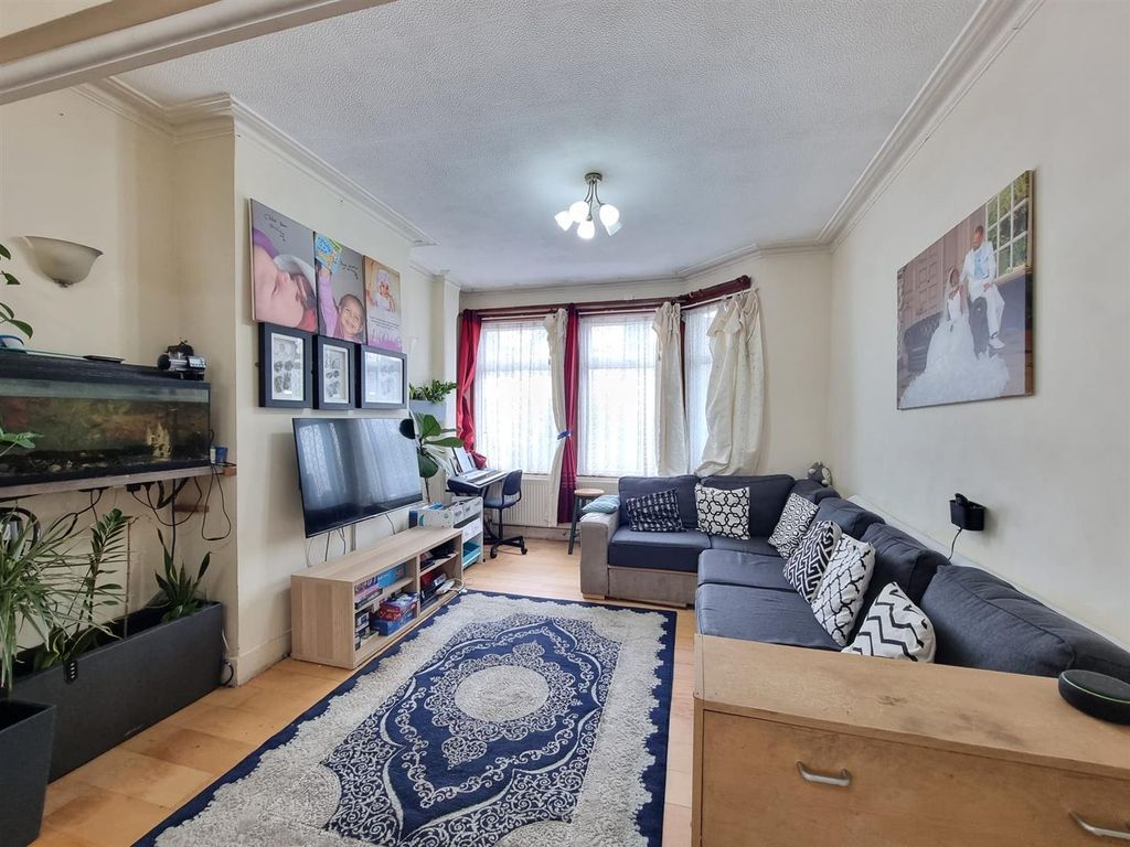 Property photo 3 of 19
