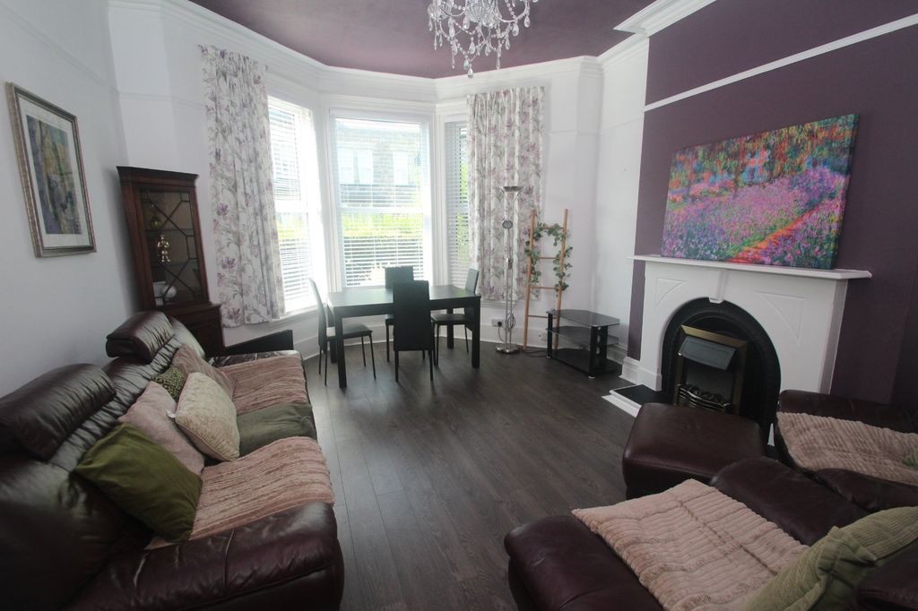 Property photo 2 of 8 Picture No. 28