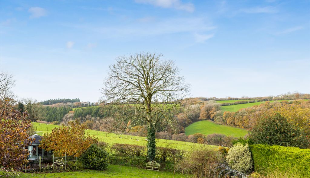 Property photo 3 of 21 Image