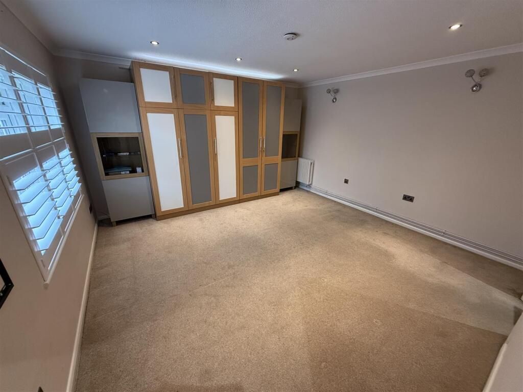 Property photo 2 of 7 3.Jpeg