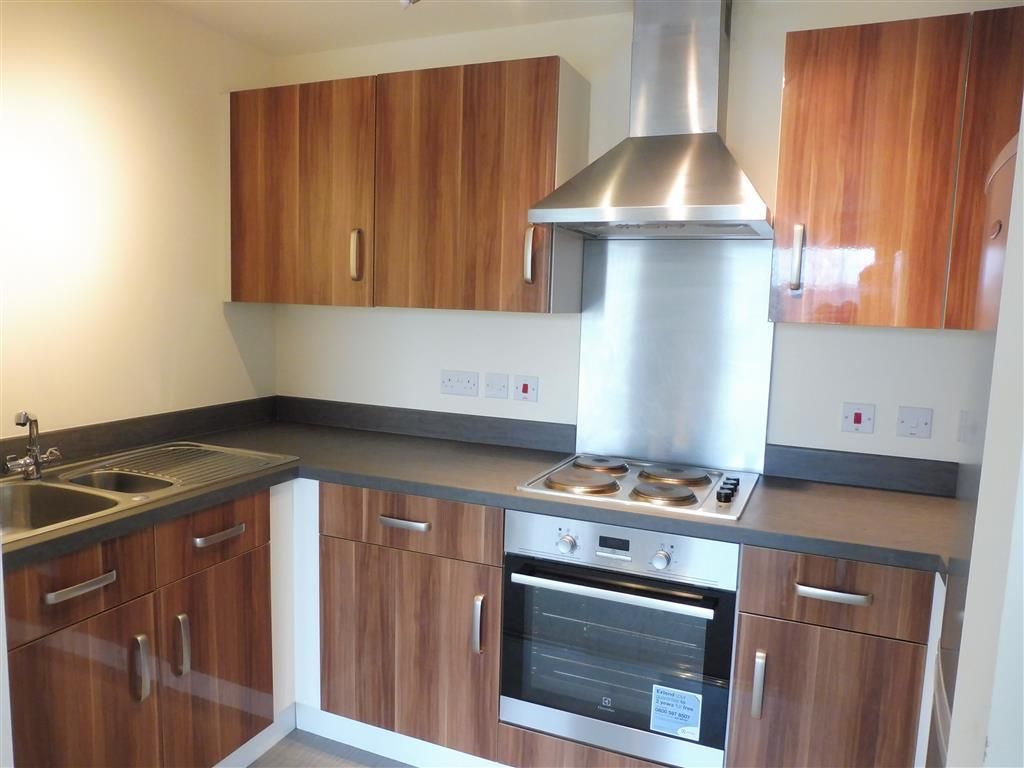 Property photo 2 of 8 Kitchen