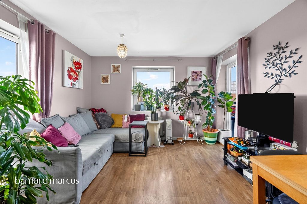 Property photo 1 of 13 Reception Room/Kitchen