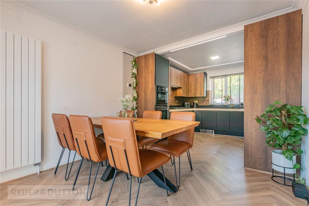 Property photo 3 of 28 Kitchen/Diner