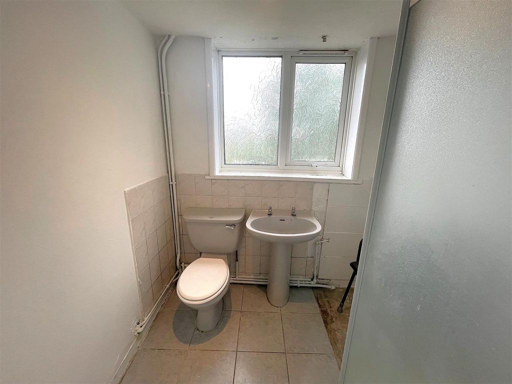 Property photo 3 of 9 2.Jpg