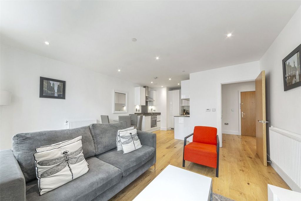 Property photo 3 of 14