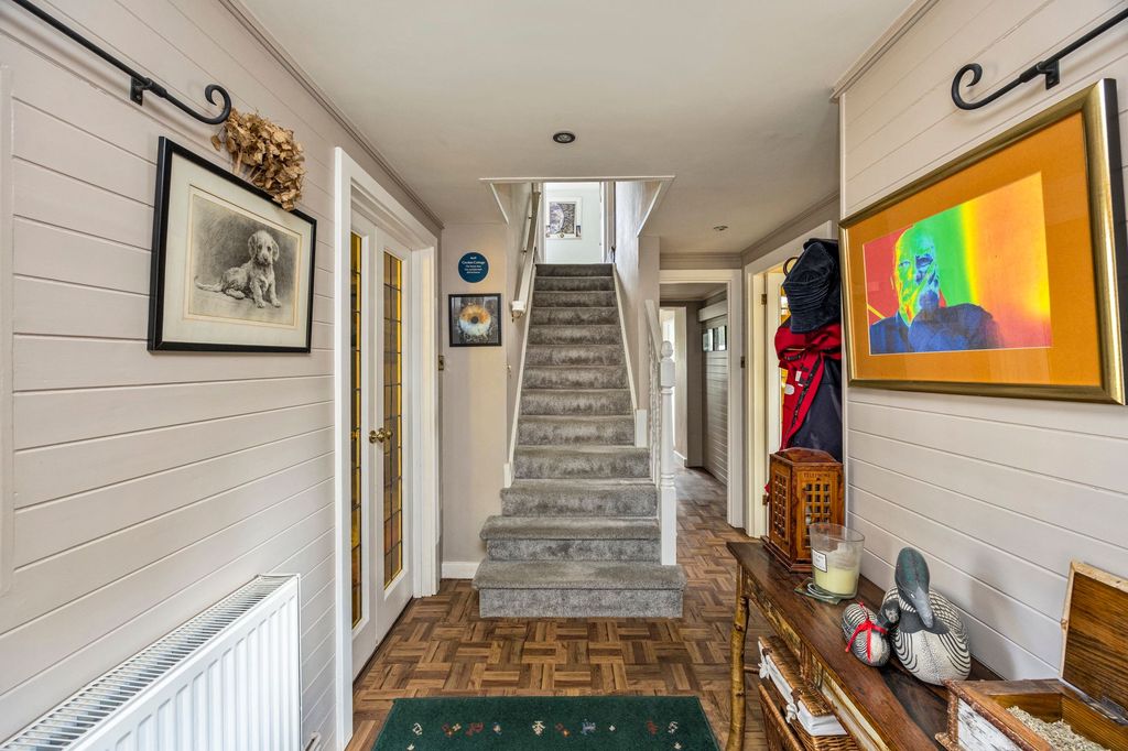 Property photo 3 of 38