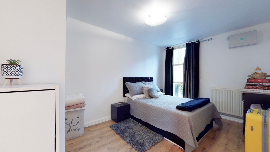 Property photo 3 of 16 Bedroom