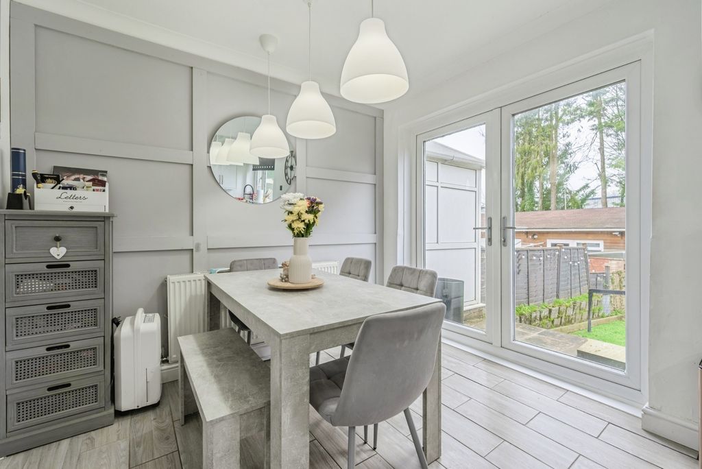 Property photo 3 of 16 Pbox-Img.Jpg