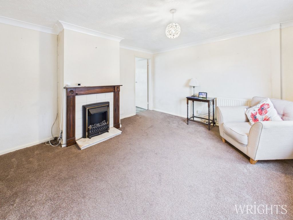 Property photo 2 of 17 Lounge