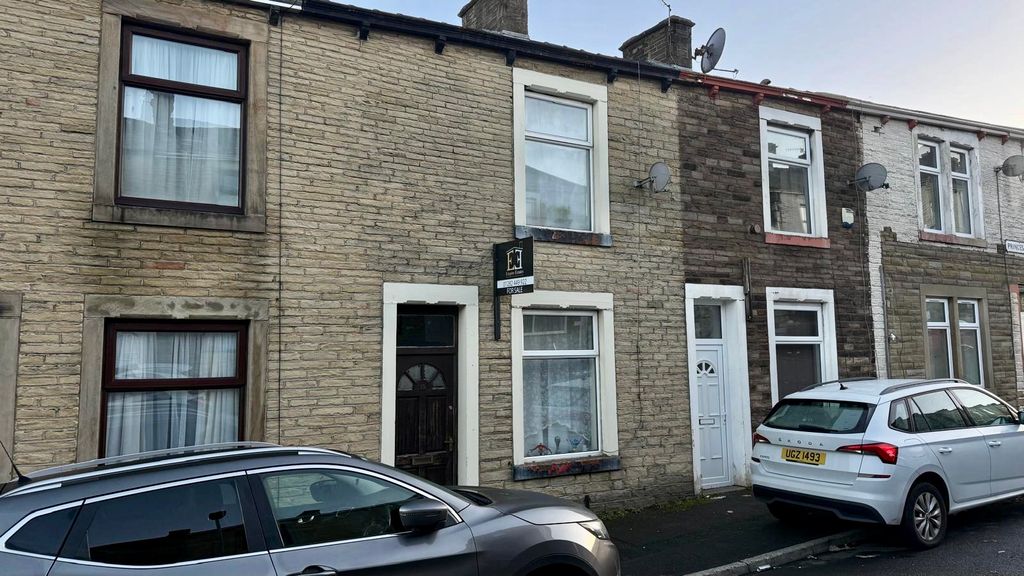 Property photo 2 of 11