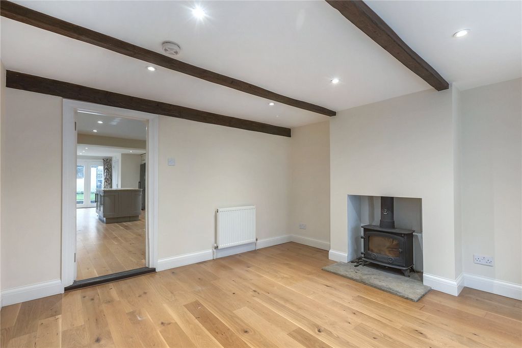 Property photo 3 of 12 Sitting Room