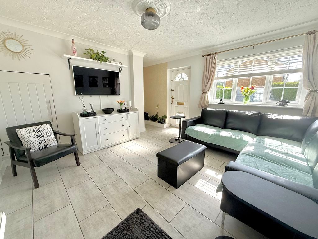 Property photo 2 of 20 Lounge