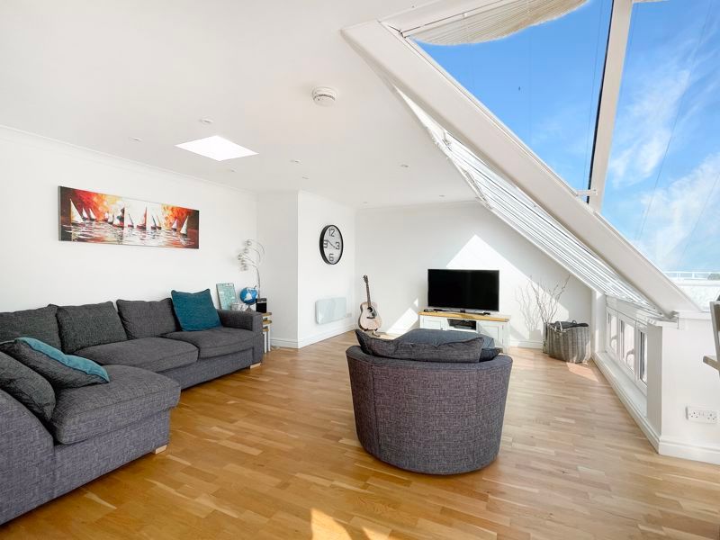 Property photo 1 of 15 Photo 14