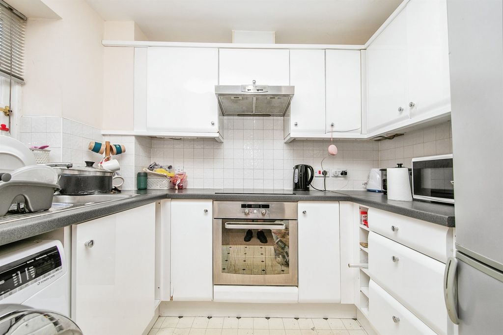 Property photo 2 of 14