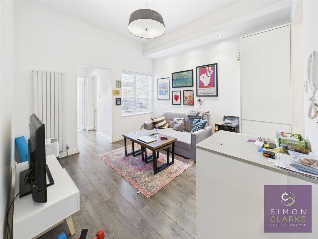 Property photo 1 of 8 Cam05425G0-Pr0072-Still006.Jpg