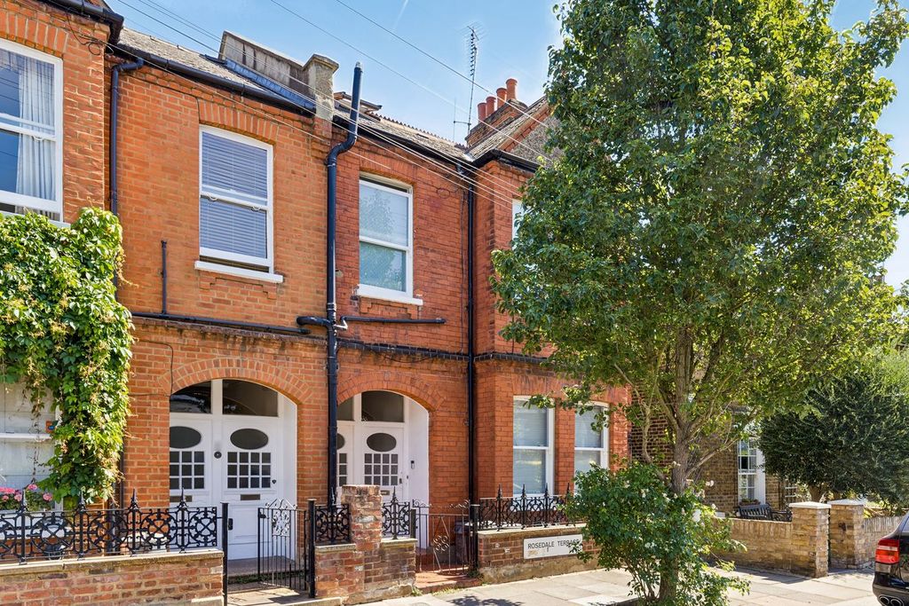 Property photo 1 of 5