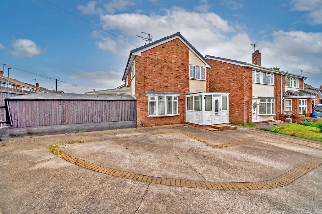 Property photo 2 of 30