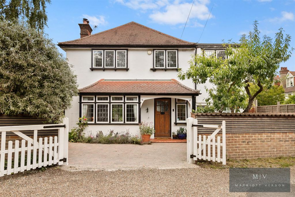 Property photo 1 of 25 Bridle Ways MV-33.Jpg