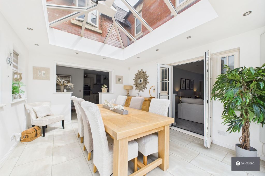 Property photo 3 of 36