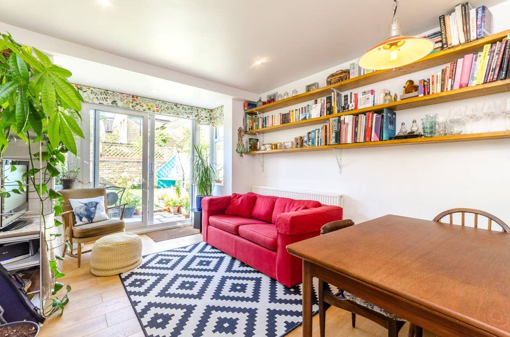 Property photo 1 of 18