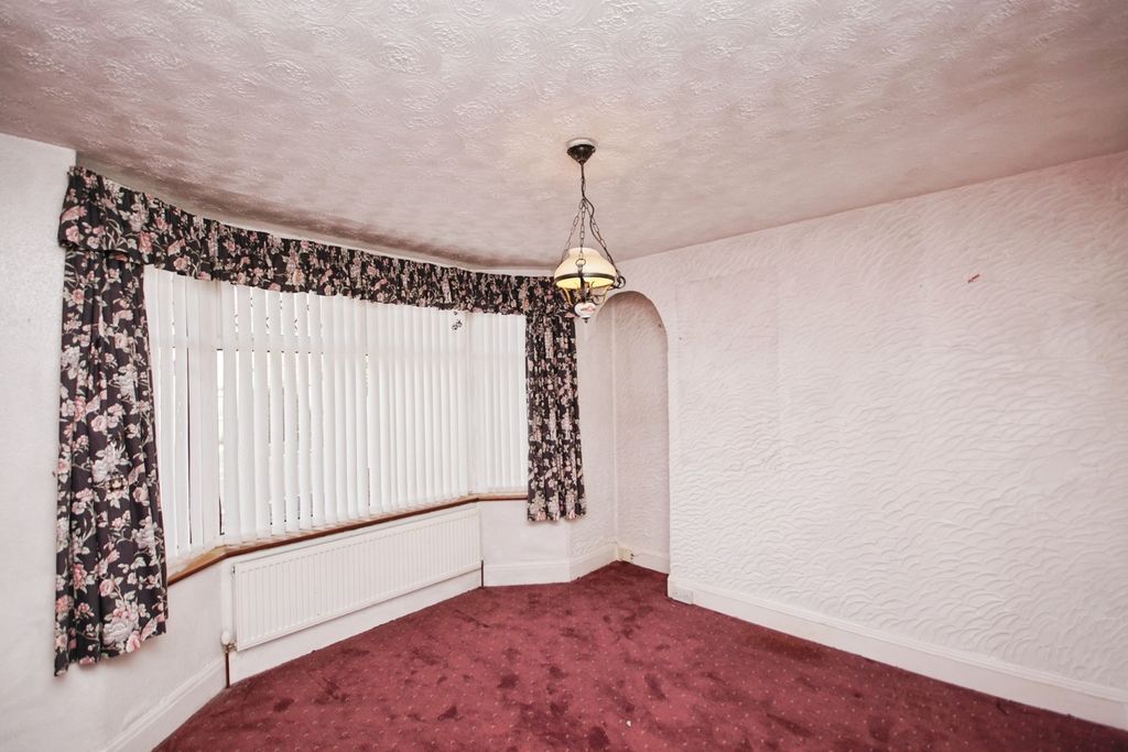 Property photo 3 of 17 Photo
