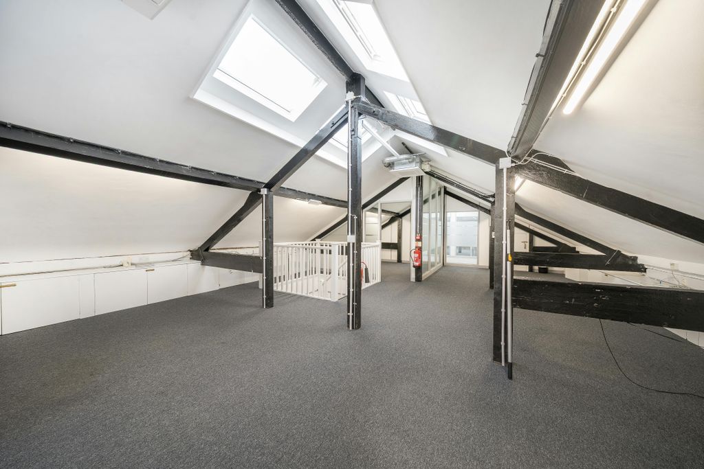 Property photo 3 of 13 1380959469147F5842517Arw.Jpg