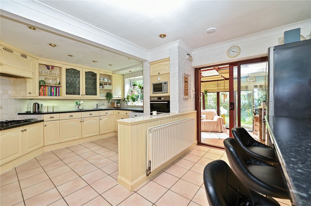 Property photo 3 of 16 Picture No. 13