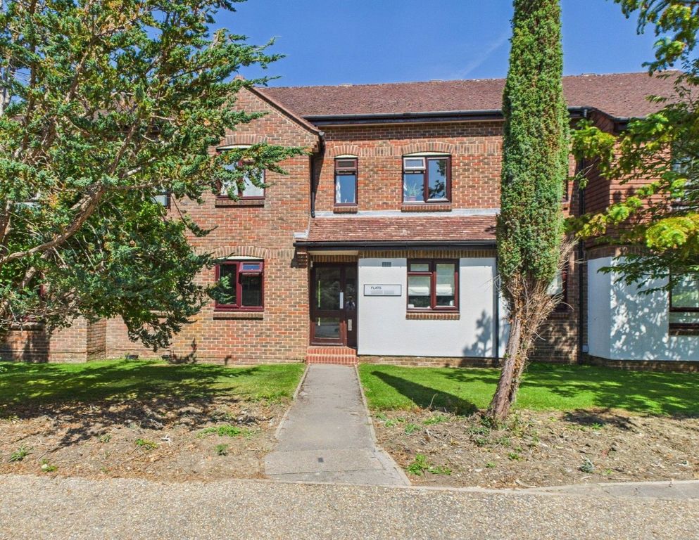 Property photo 1 of 9