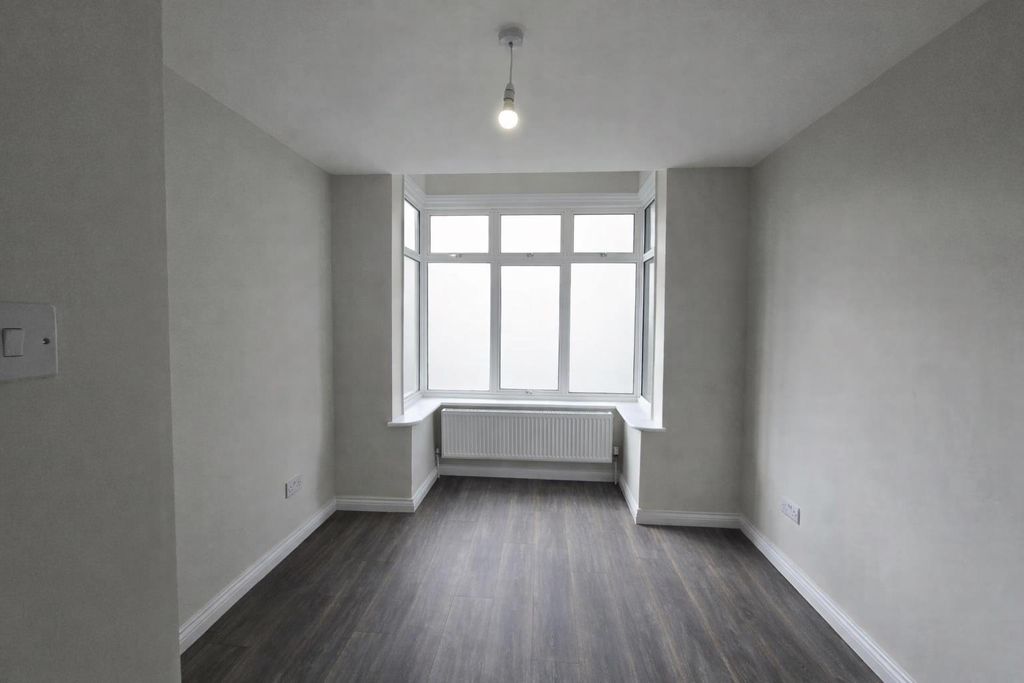 Property photo 3 of 5 Chatgpt Image Mar 30, 2026, 03_22_01 Pm.Png