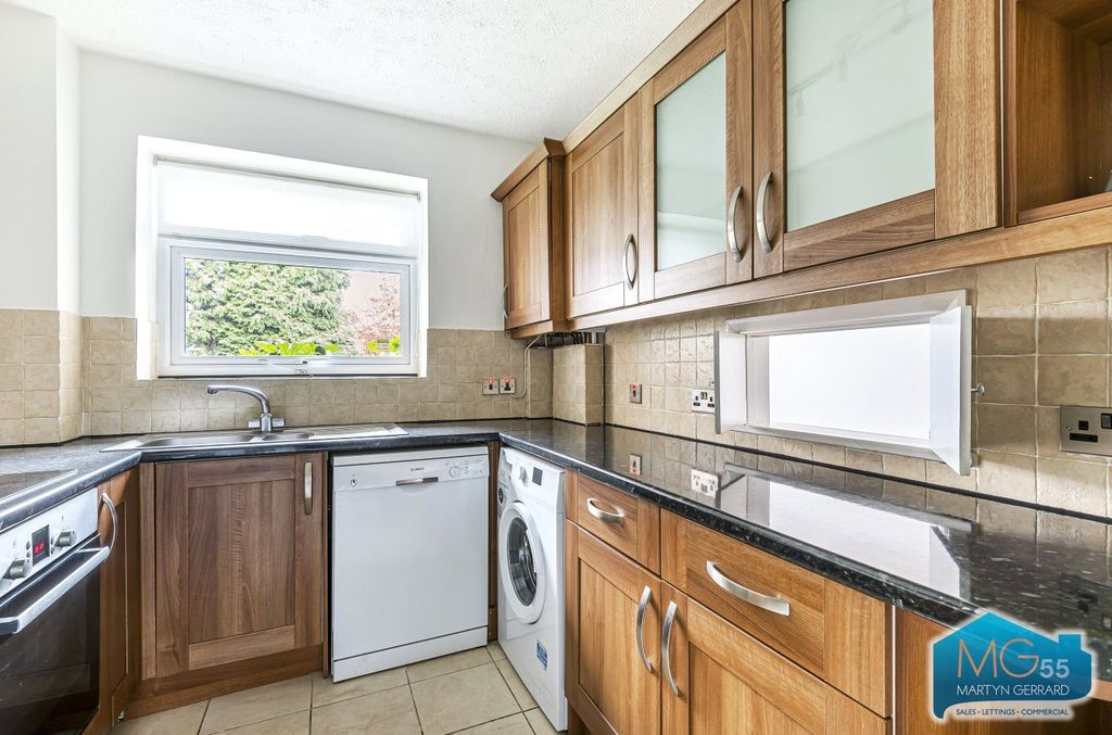 Property photo 2 of 11 Picture No. 03