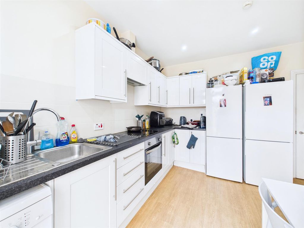 Property photo 3 of 19 Kitchen .Jpg