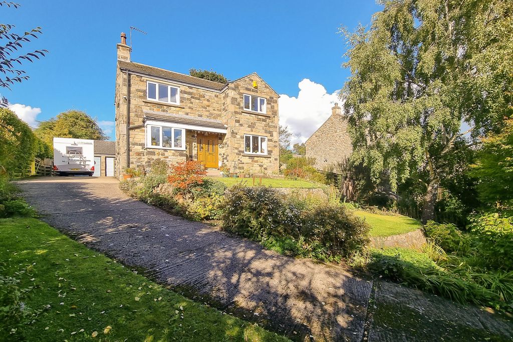 4 bed detached house for sale Healey