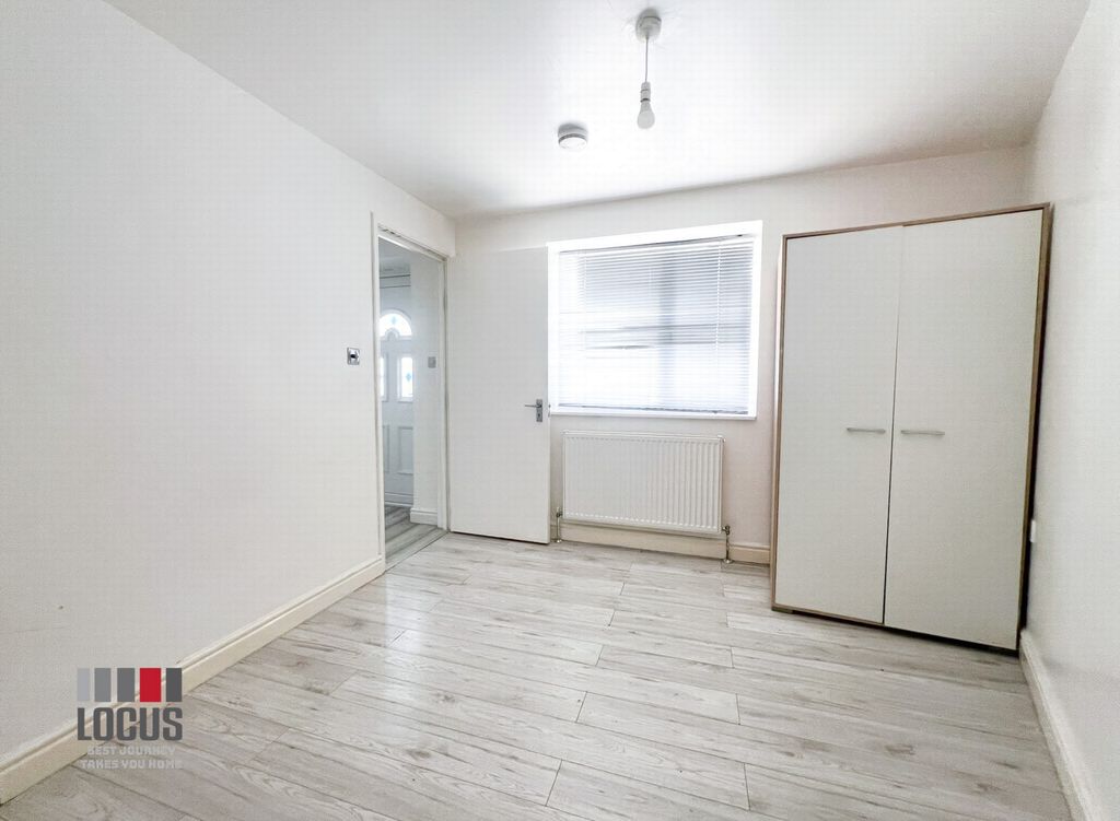 Property photo 3 of 11 Photo 1