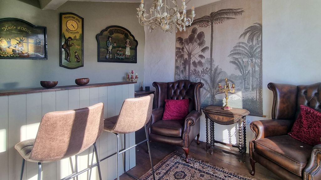 Property photo 3 of 20