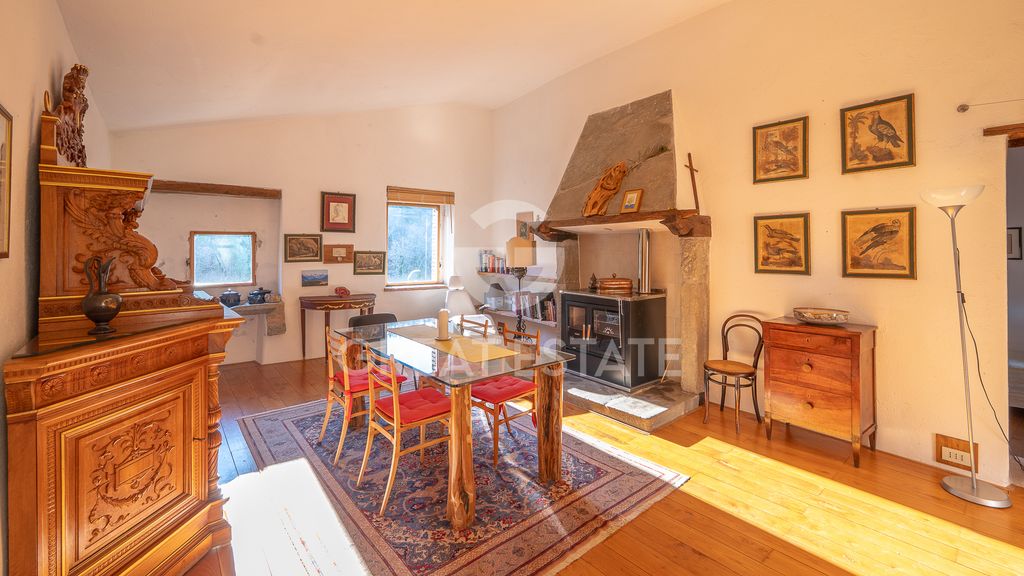 Property photo 2 of 50 Interiors